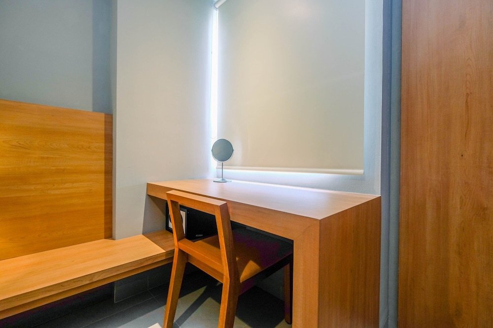 luxury 1br apartment with golf view at mustika golf residence