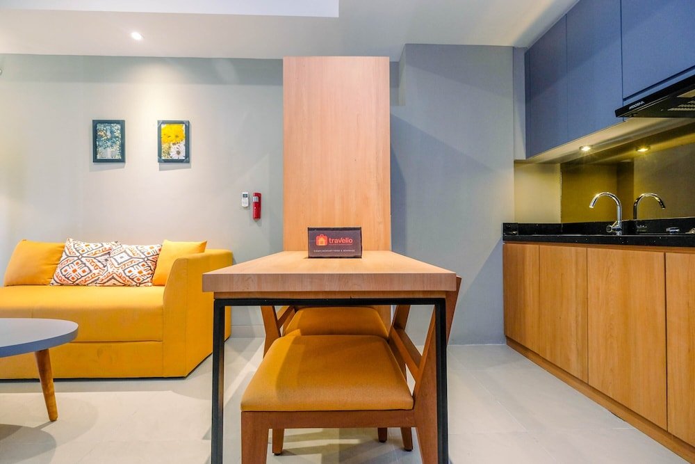 luxury 1br apartment with golf view at mustika golf residence