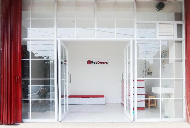 reddoorz jalan tanjung blitar