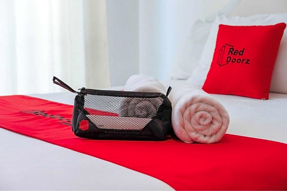 formerly reddoorz plus jalan letda sujono medan 2