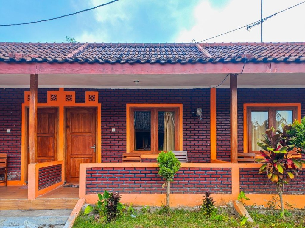 villa kampoeng city pacet mitra reddoorz
