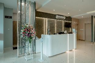 front one hotel gresik