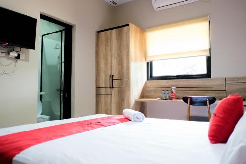 reddoorz near trans studio mall cibubur 3