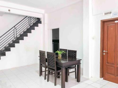 formerly reddoorz near eco green park batu