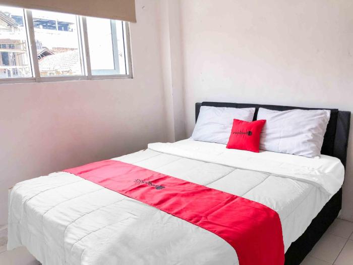 formerly reddoorz near eco green park batu