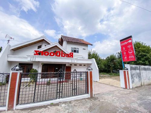 formerly reddoorz near eco green park batu