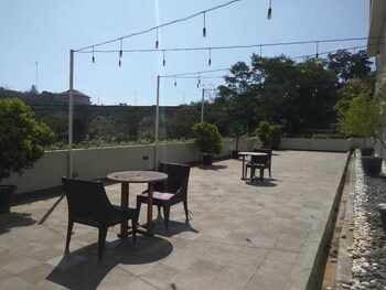 comfy studio apartment near unpad taman melati jatinangor