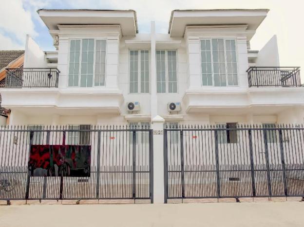 reddoorz at golden white house pettarani