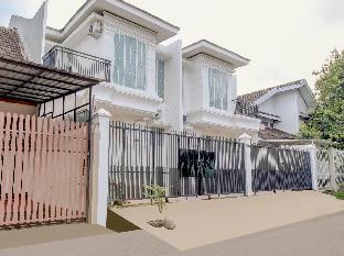 reddoorz at golden white house pettarani