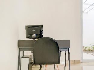 reddoorz at golden white house pettarani