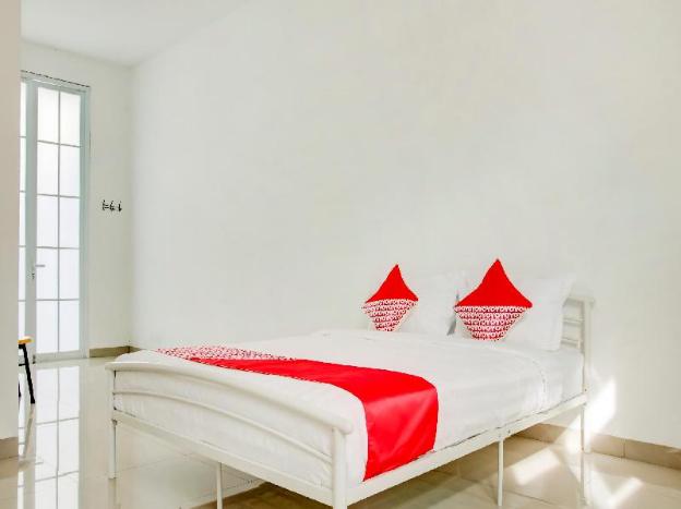 reddoorz at golden white house pettarani