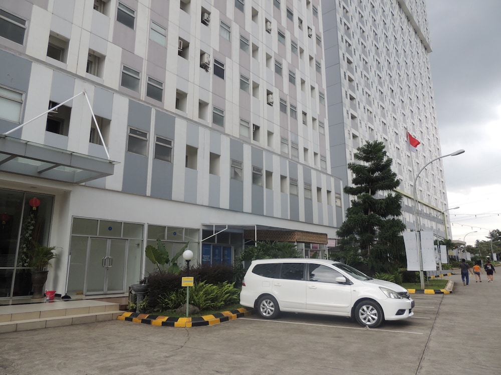 reva room on gunung putri square apartment
