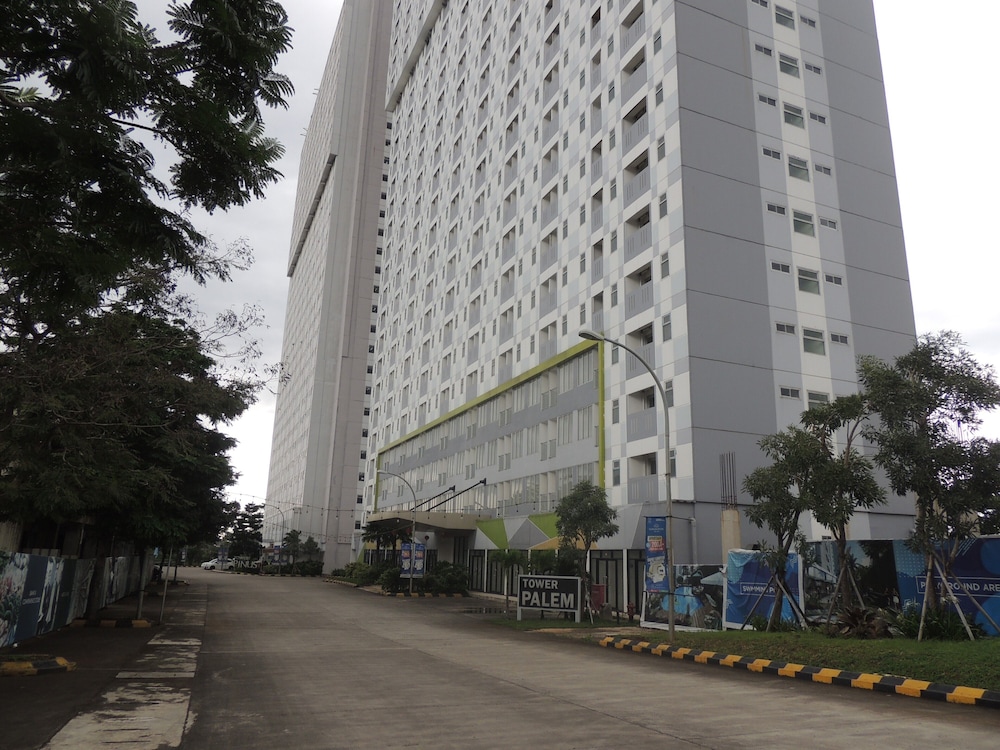 reva room on gunung putri square apartment