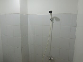 reva room on gunung putri square apartment