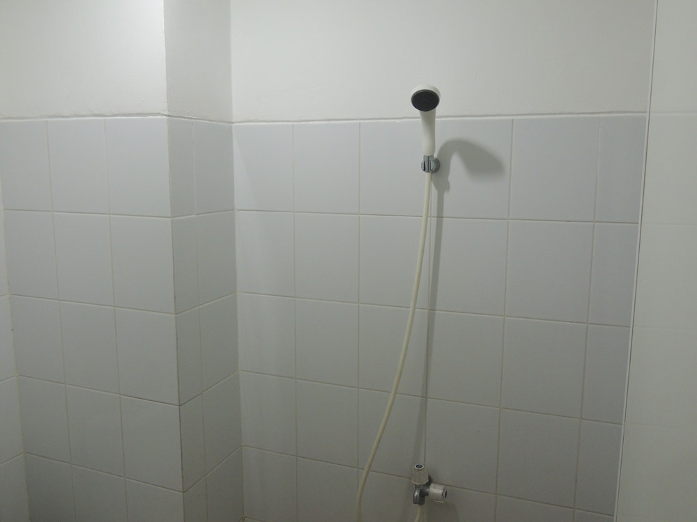 reva room on gunung putri square apartment