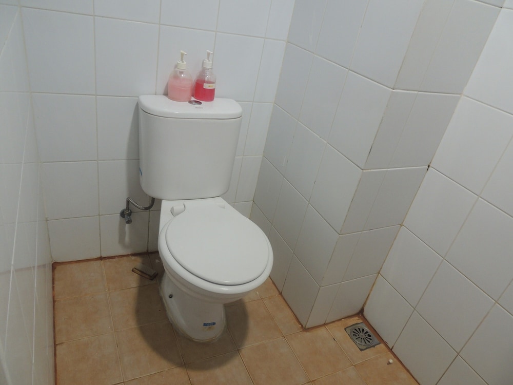 reva room on gunung putri square apartment