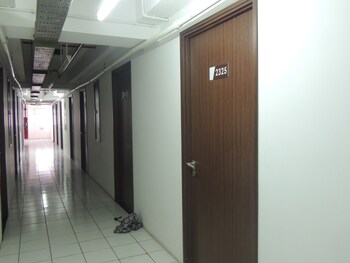 reva room on gunung putri square apartment