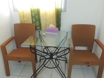 reva room on gunung putri square apartment