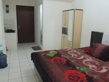 reva room on gunung putri square apartment