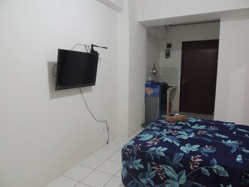 reva room on gunung putri square apartment