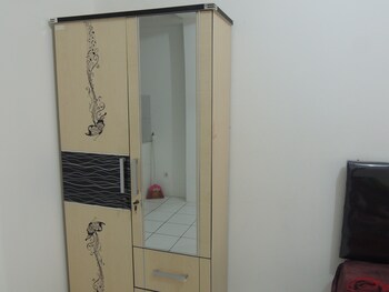 reva room on gunung putri square apartment