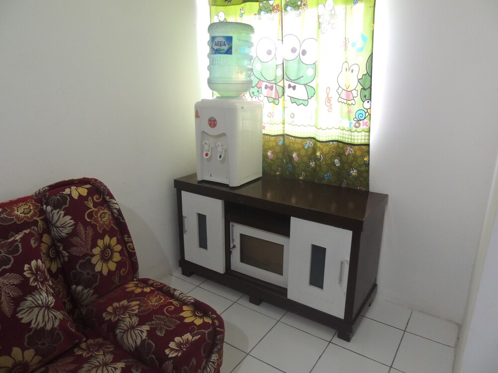 reva room on gunung putri square apartment