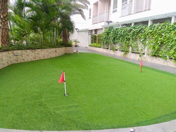 chic and cozy 1br apartment at mustika golf residence