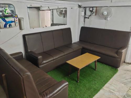 spot on 76323 hotel standard jabalpur