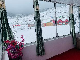 snow mount hotel auli