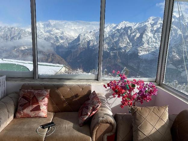 snow mount hotel auli