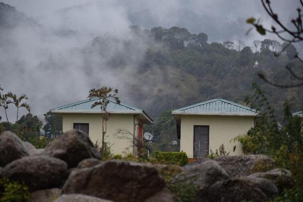 dhauladhar view village resort