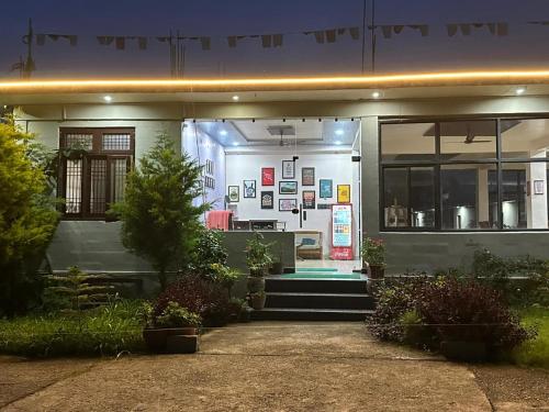 dhauladhar view village resort