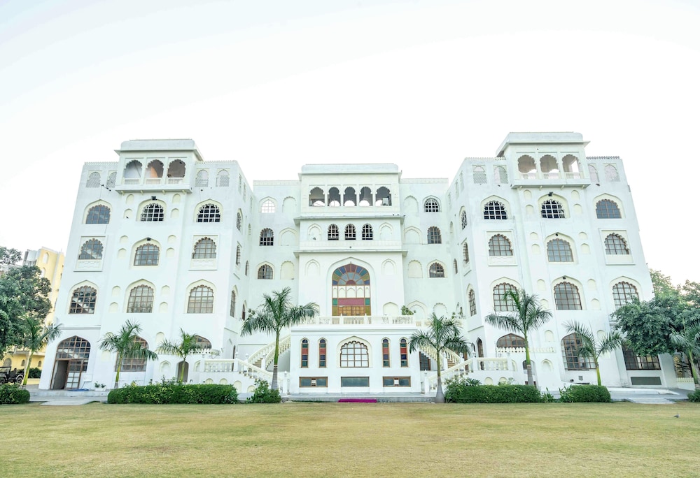 r chandras palace