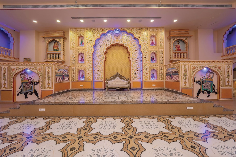 r chandras palace