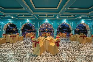 r chandras palace