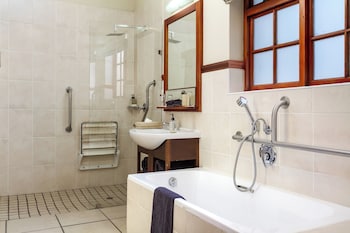 noordhoek village hotel