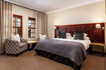 noordhoek village hotel