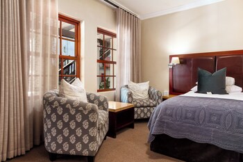 noordhoek village hotel