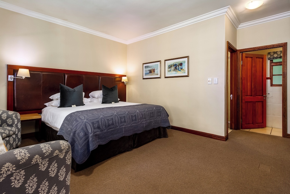 noordhoek village hotel