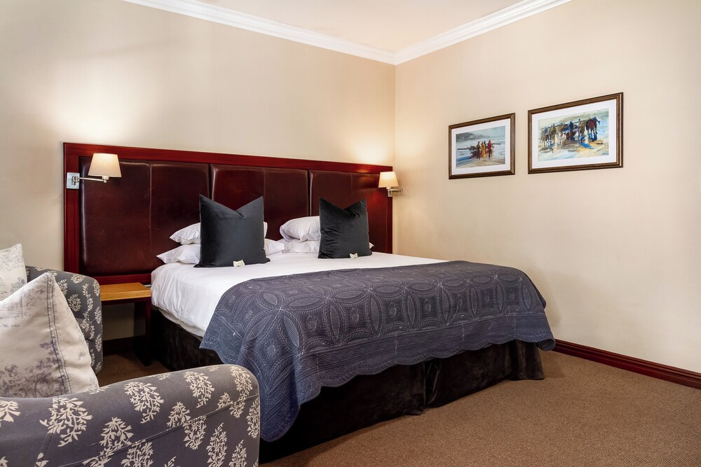 noordhoek village hotel