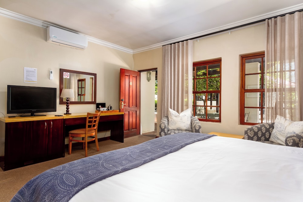 noordhoek village hotel