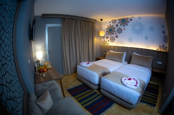hotel karam palace