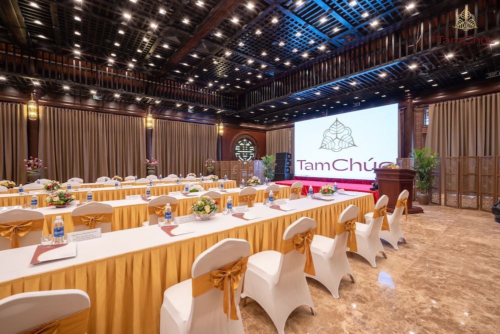 tam chuc complex
