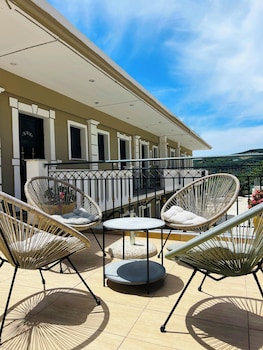 villa thomas nakas