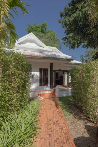 the pe la resort phuket