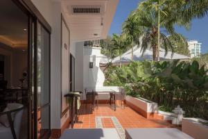 the pe la resort phuket