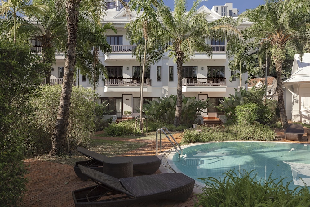 the pe la resort phuket