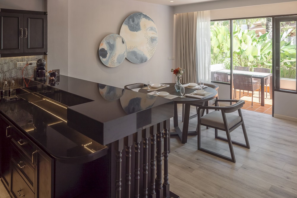 the pe la resort phuket