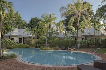 the pe la resort phuket