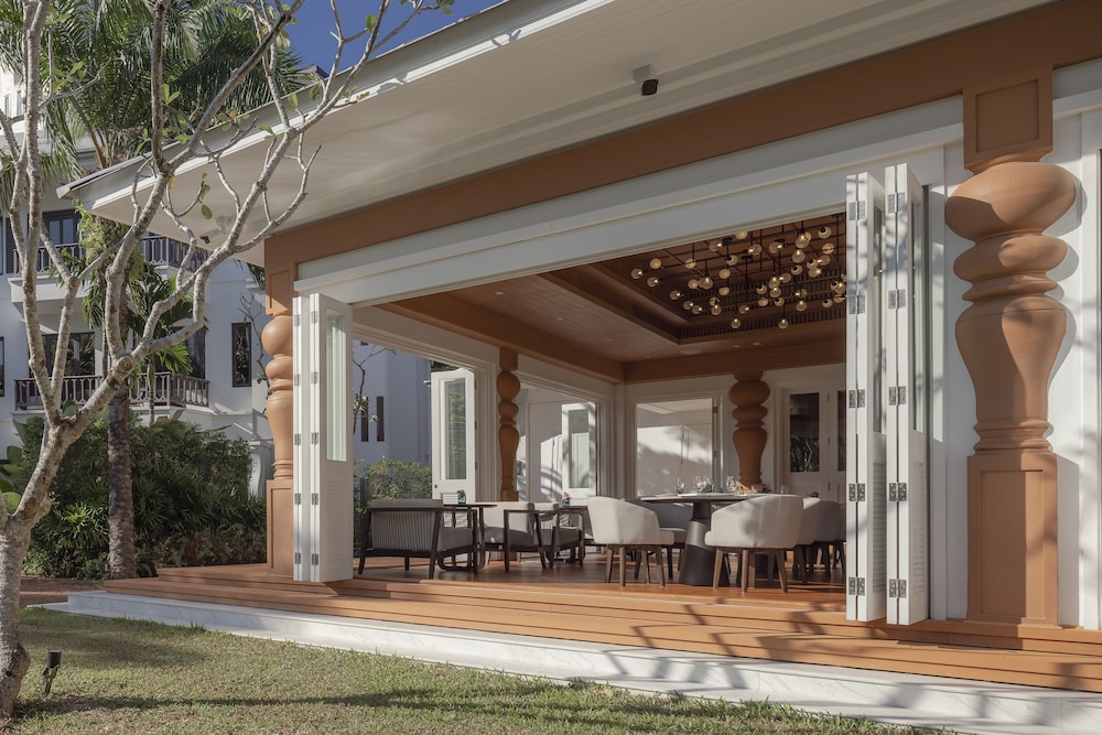 the pe la resort phuket